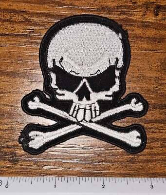 Skull & Crossbones Pirate Embroidered Felt Iron On Patch | eBay