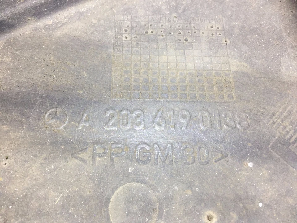 03 04 05 06 0MERCEDES W203 C203 CONDUCTOR MOTOR INFERIOR IZQUIERDO PROTECTOR CONTRA SALPICADURAS OEM Foto 2 de 4