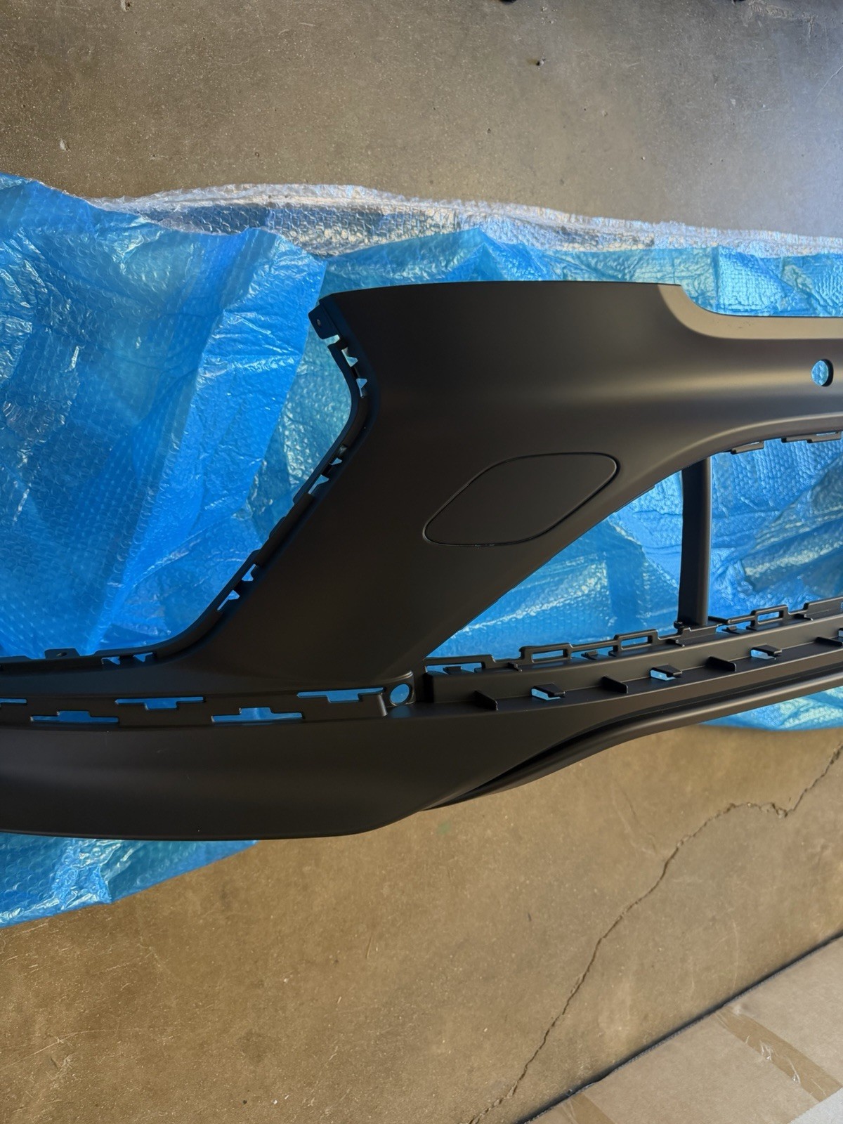 2021-2024 Bentley Bentayga Front Bumper Cover Lower 36A807093 New