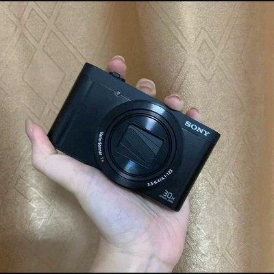 Sony WX500 18.2MP Digital Camera 30x Optical Zoom ZEISS Lens WiFi Flip LCD