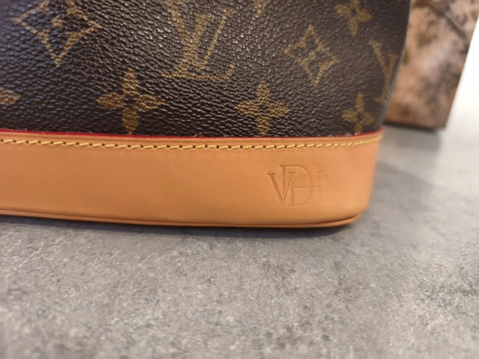 Louis Vuitton Alma PM, foto 2 di 5