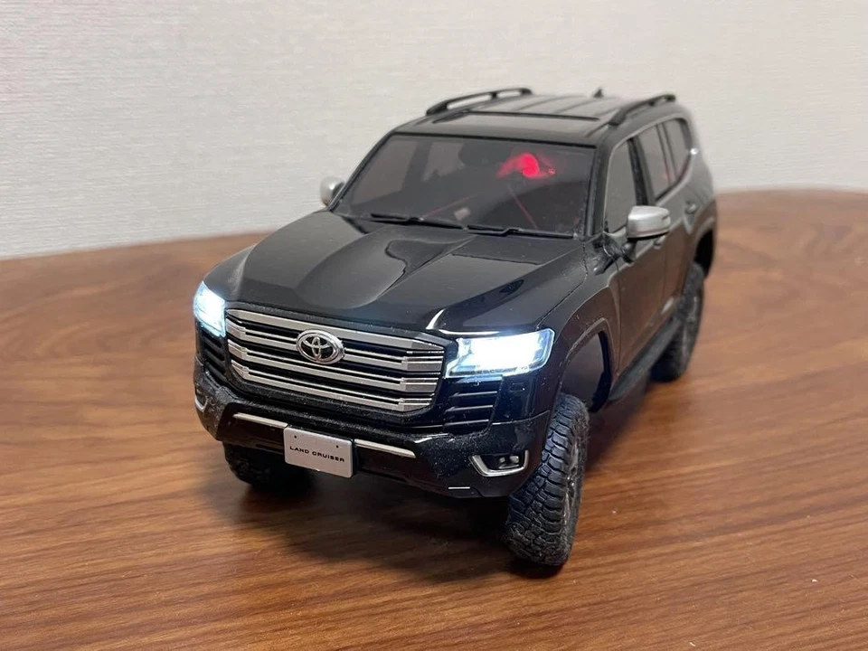 Kyosho Mini Z 4x4 Toyota Land Cruiser 300 schwarze LED-Leuchten gebraucht... - Bild 2 von 4