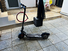 Segway Powered by Segway E-Scooter Elektro-Scooter, Schwarz