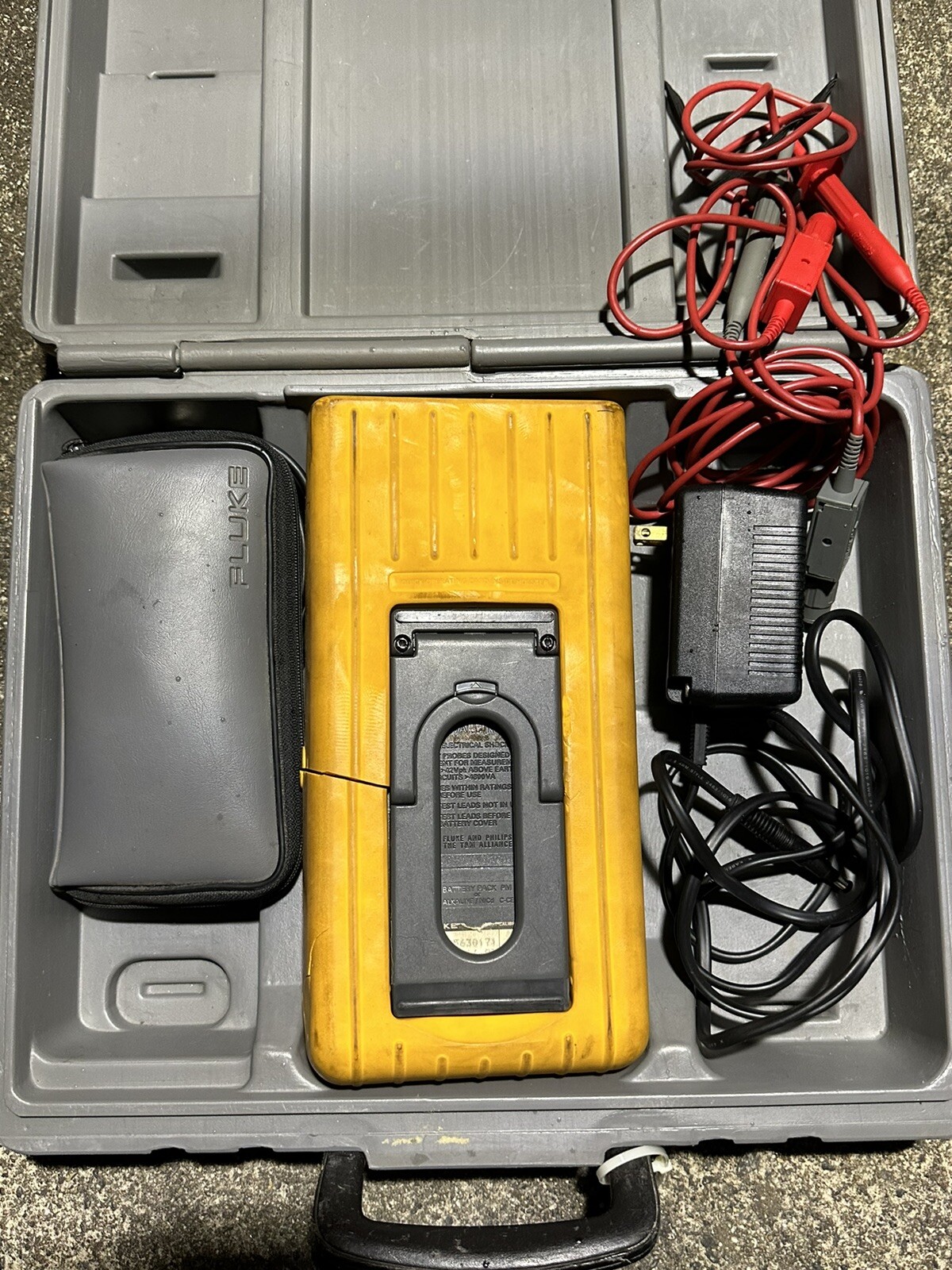 Fluke 97 Auto Scopemeter Dual Trace 50 MHz Handheld Oscilloscope