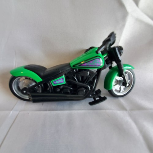Hot Wheels 1:18 X7718 Street Power Fat Ride Motorcycle Green Black - Picture 2 of 5