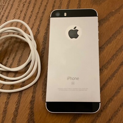 Apple iPhone SE 1st Generation 2016 32GB in Gray Cricket Wireless