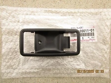 75-84 TOYOTA LAND CRUISER BJ40 BJ42 FRONT RH INTERIOR DOOR HANDLE BEZEL TRIM NEW