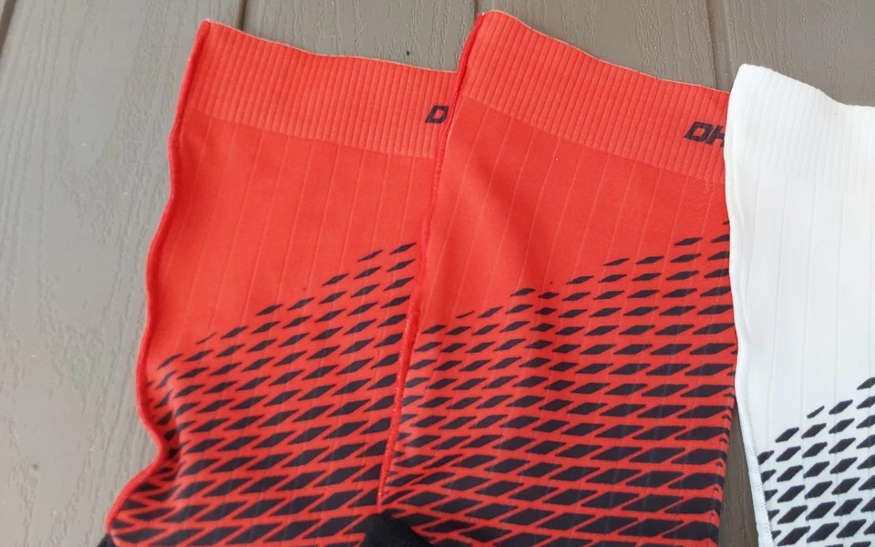 2 PAIRS ! Cyling Socks Anti Slip Silicone Hi-Tech Fabrics PRO's Choice Men Women - Image 4 of 4