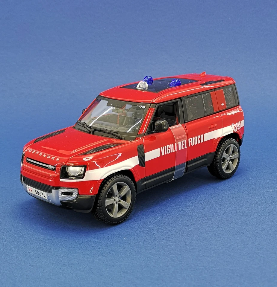 modellino auto scala 1/24 land rover defender 110 del 2022 vigili del fuoco - Immagine 4 di 4