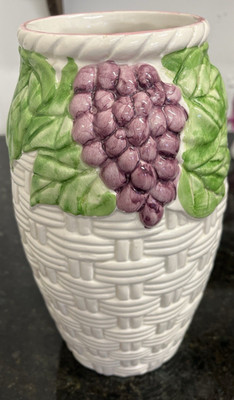 Majolika Traubenkorb Vase weiß Relief Obst Landhaus Küche Keramik