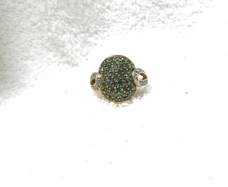 Ladies 10kt Yellow Gold Green and White Diamond Pave Ring - Image 2 of 4