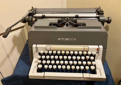 Vintage 1974 Olivetti Linea 98~Manual Desk Typewriter ~Working Well~Classic