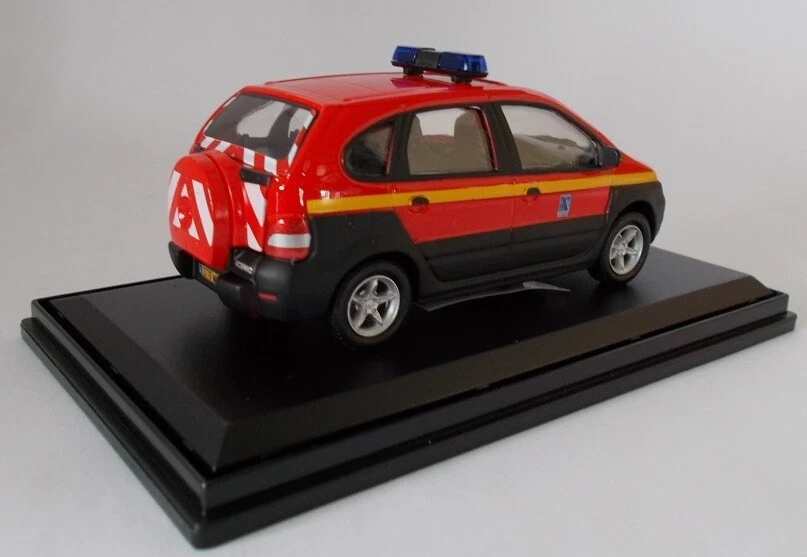 CARARAMA - RENAULT Scenic 4x4 camión de bomberos SDIS 02 Aisne - 1/43 - CAR143PND4-5... Foto 4 de 4