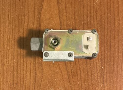 OEM Genuine GE Range Oven Gas Valve Assembly, Part #WB21T10001 - Picture 3 of 4