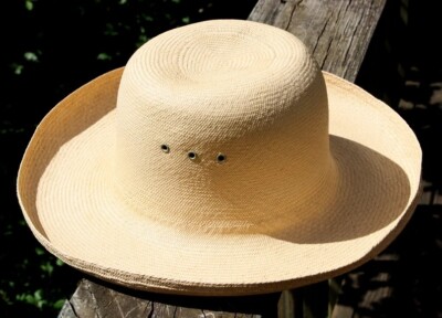 Vintage Woven Raffia Straw Hat in Tan One Size - Handmade in  display picture 2