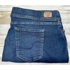 Signature Levi Strauss Totally Shaping Pull-On Bermuda Shorts Dark Wash size 24