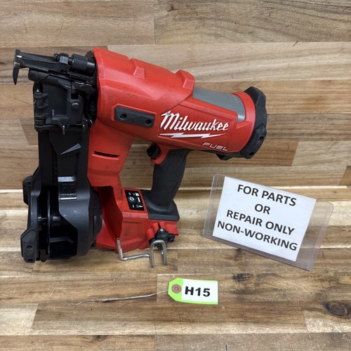 Milwaukee 2909-20 M18 FUEL 18-Volt Coil Roofing Nailer ( NOT WORKING ) -H15
