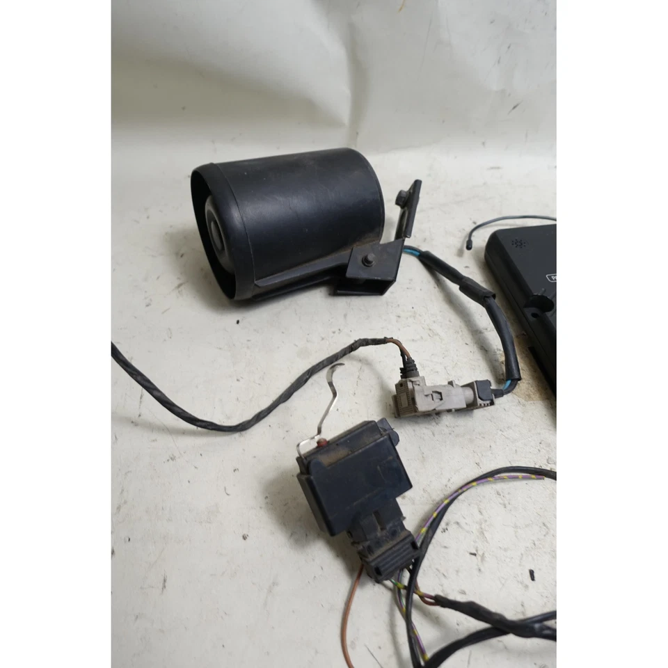 Módulo sin llave de alarma de fábrica BMW E36 serie 3 con arnés de cableado OEM 1996-1999 Foto 2 de 4