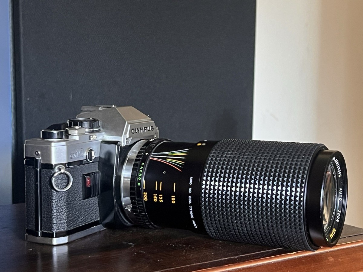 Olympus OM-10 with Auto Sears 80-200mm Zoom Lens 1:4 Fully Olympus OM-10 with Auto Sears 80-200mm Zoom Lens 1:4 Fully