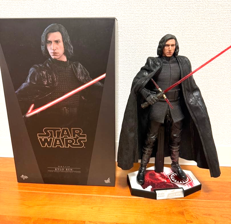 Hot Toys Movie Masterpiece MMS438 Star Wars Kylo Ren The Last Jedi