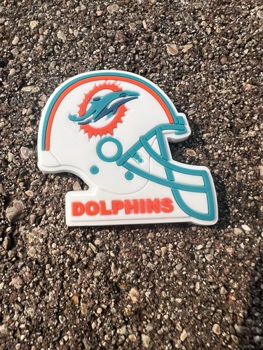 VINTAGE NFL MIAMI DOLPHINS RUBBER STANDING BOARD FRIDGE MAGNET 2025 LOGO EDITION - Picture 2 of 4