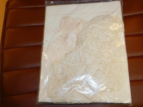 Vintage 1990 Better Homes & Gardens CANDLEWICK PILLOW KIT Embroidery 2164 PAIR - Picture 4 of 4