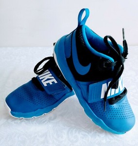 nike team hustle d8 blue