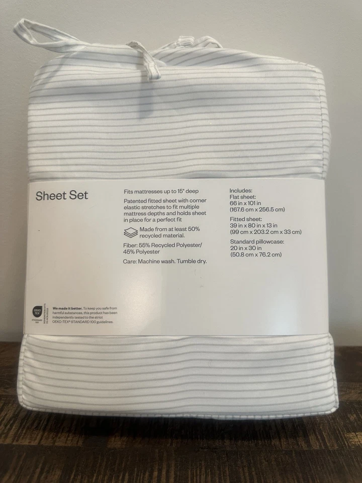 Bed Sheet Set - Image 2 of 2