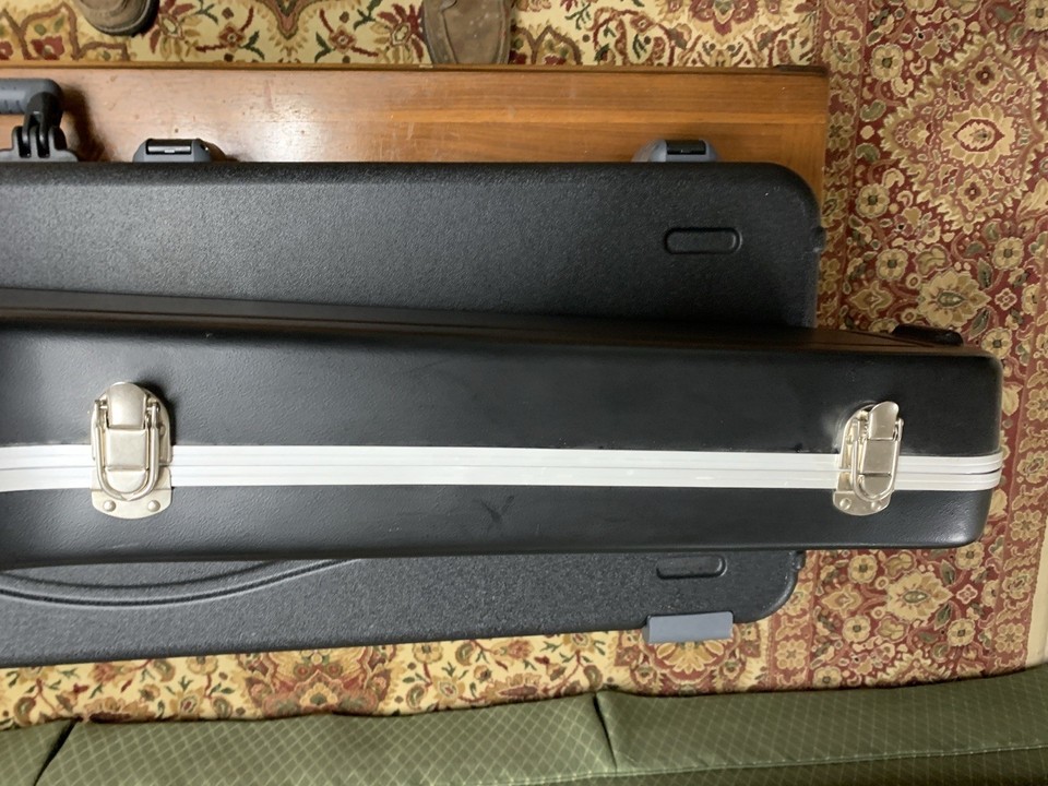 Fender Classic Series - Etui Rigide Pour Guitare Basse Électrique