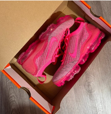Size 7 - Nike Air VaporMax 2021 Flyknit Hyper Pink W