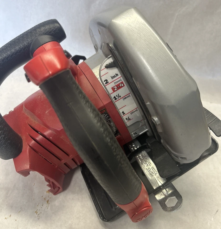 Sierra Circular Inalámbrica Skilsaw 18V 7-1/4" Modelo 5850 - Incluye Batería (Usada) Foto 2 de 4