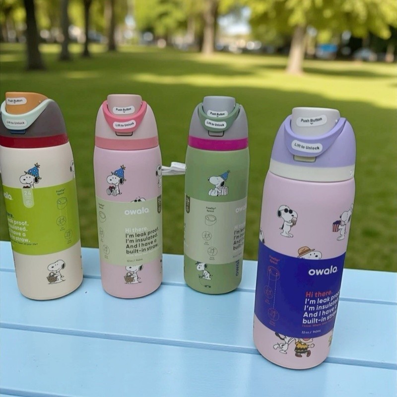ozタンブラー コラボ水筒32 スヌーピー FreeSip Owala 新品 New Exclusive Steel Stainless Bottle Water Pink 32oz Owala Snoopy 弁当箱・水筒