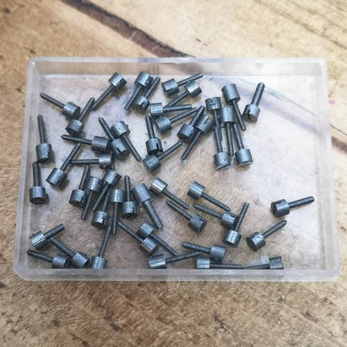 50 x Clock Platform Escapement Screws Parts, Vintage New Old Stock (BQ18) - 第 1/7 張圖片
