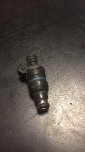 BMW E36 316i Einspritzdüse Düse 1731357