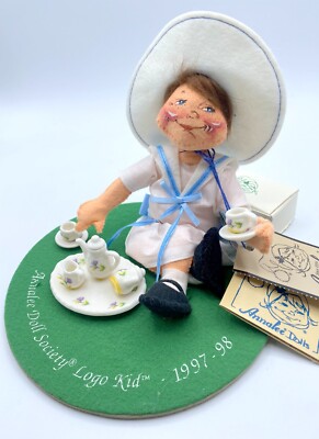 NEW ANNALEE PLUSH DOLL FIGURE 8" SOCIETY LOGO KID 1997 TEA TIME PARTY
