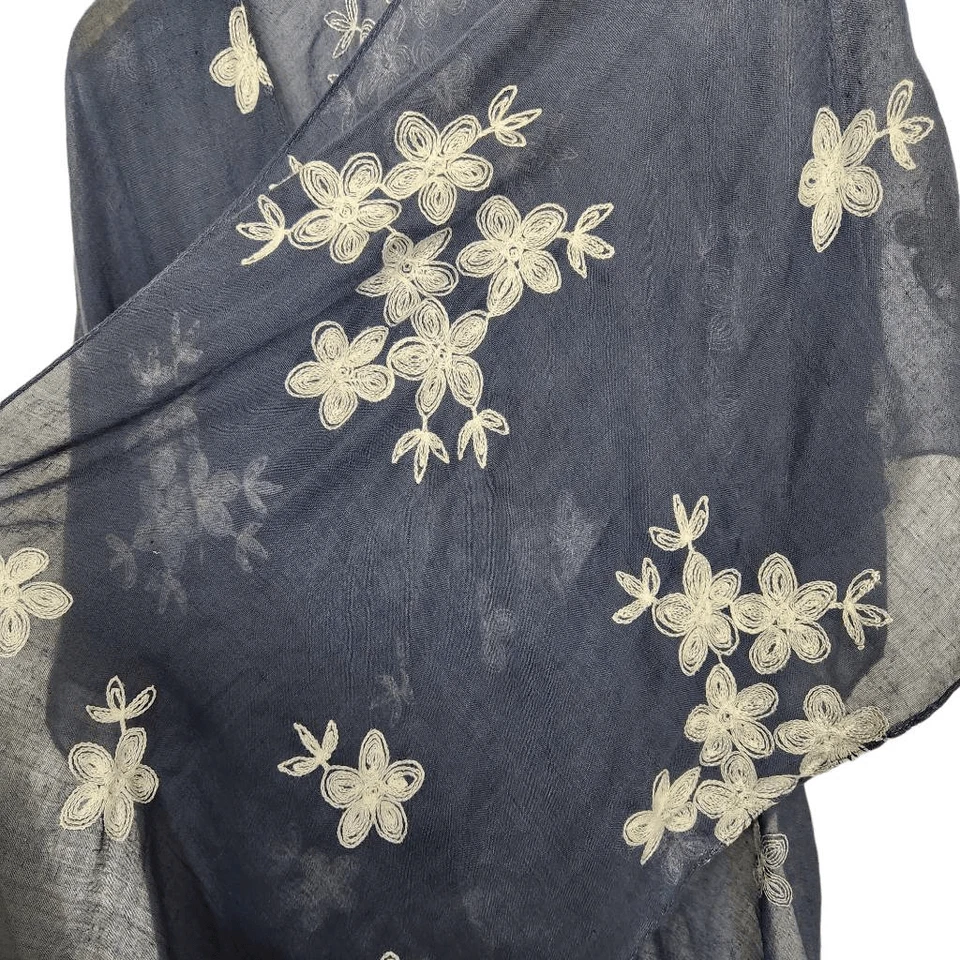 Beautiful blue white floral embroidered wrap cardigan shawl linen - Image 2 of 4