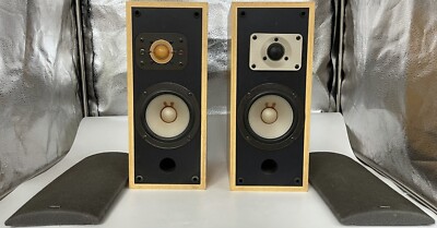 Yamaha Surround Sound Back Speakers Two (2) Model NS-05 Wired