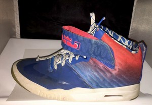 lebron james youth shoes