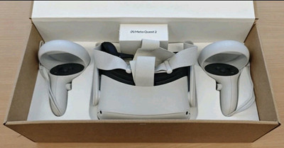 Meta Quest 2 Standalone VR-Headset mit 2 Controllern, Weiß