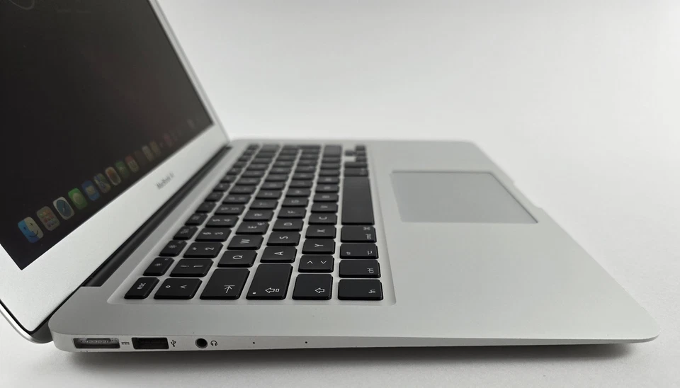 Apple MacBook Air 2017 A1466 13,3“ i5-5350U 1,8GHz 128GB 8GB Monterey #24 - Bild 2 von 4