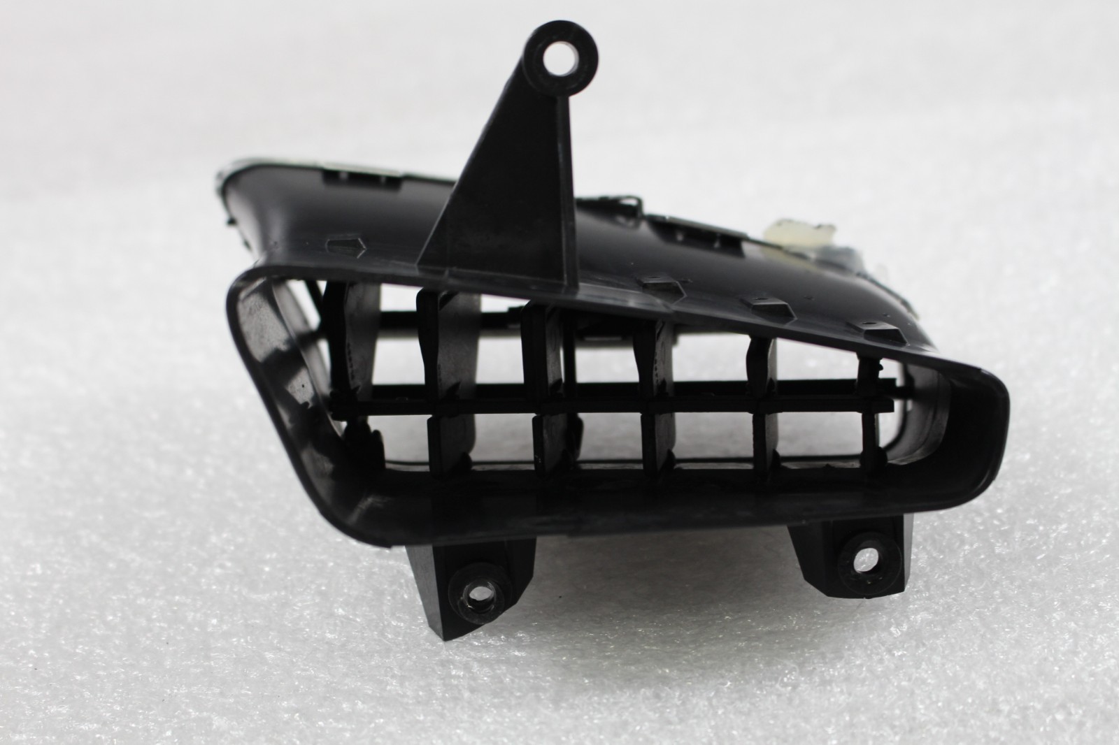 Ferrari 458 Italia Right Center air duct P/N 81495400