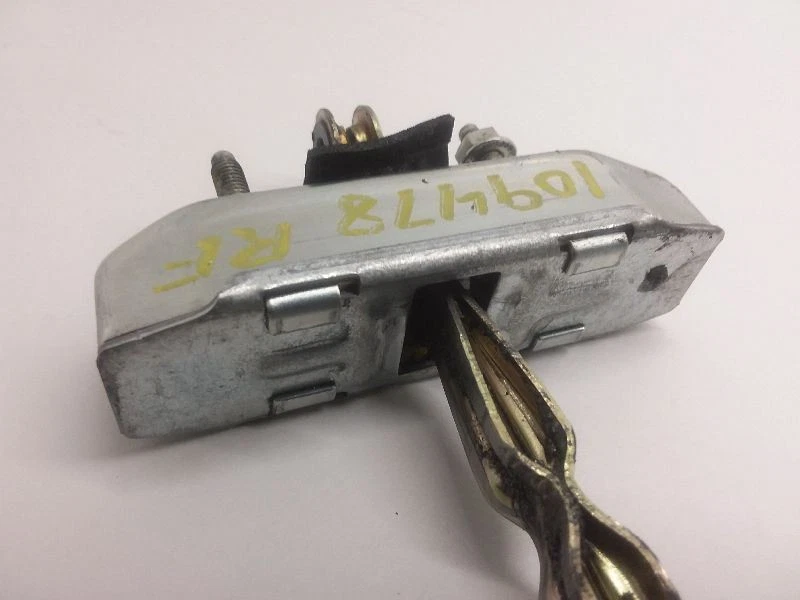 1999-2001 Isuzu VehiCROSS RH Passenger Right Front Door Check Arm Stop - Imagen 3 de 4