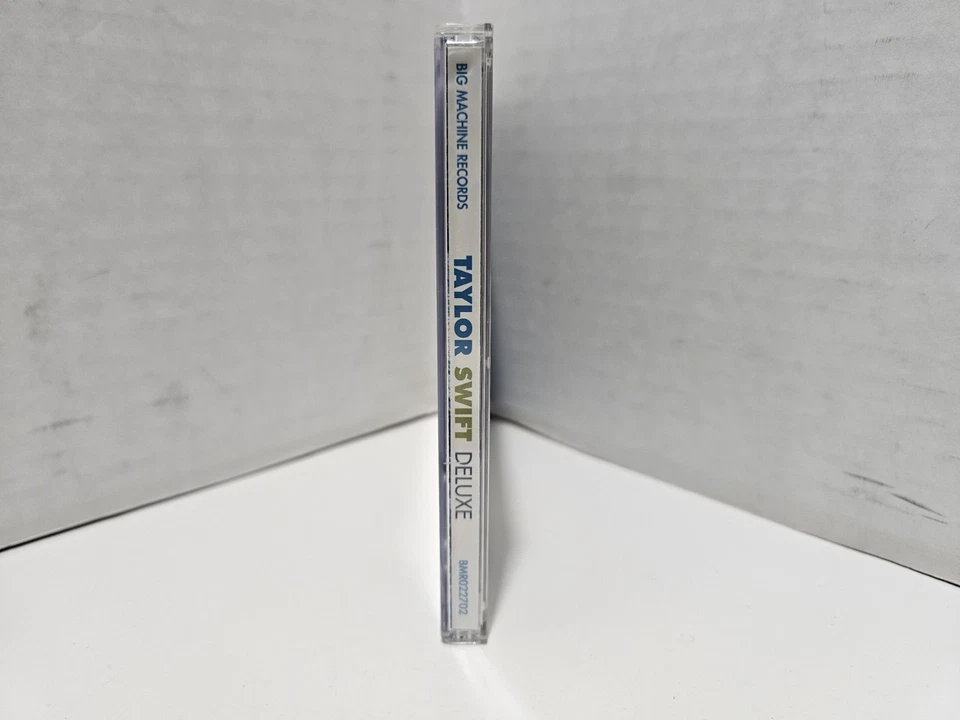 Taylor Swift Debut CD+DVD Lenticular 3D Cover Deluxe Limited Edition 2007 - Image 2 of 4