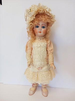 17  BEAUTIFUL FRENCH REPRO DOLL, OOAK ARTIST LISETTE KING DAVIS MOHAIR WIG