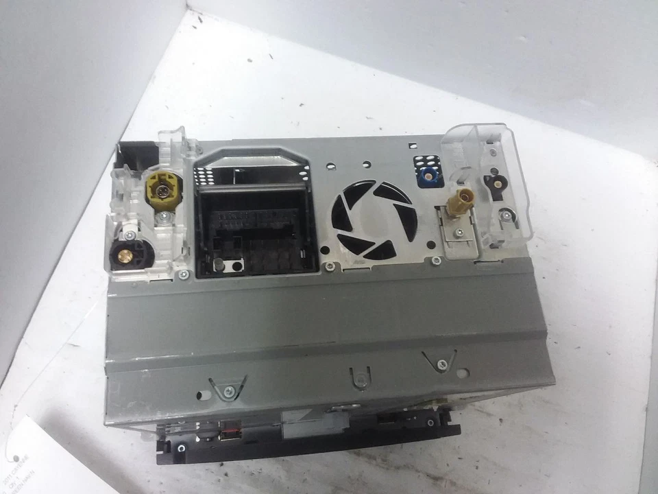 Radio Receiver And Display Screen Fits 11-16 PORSCHE CAYENNE 95864297300 - Image 4 of 4