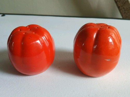Pepper Shakers Salt and Pepper Shakers BBQ Summertime Red Hot Cherry Bomb Chili - Picture 6 of 7