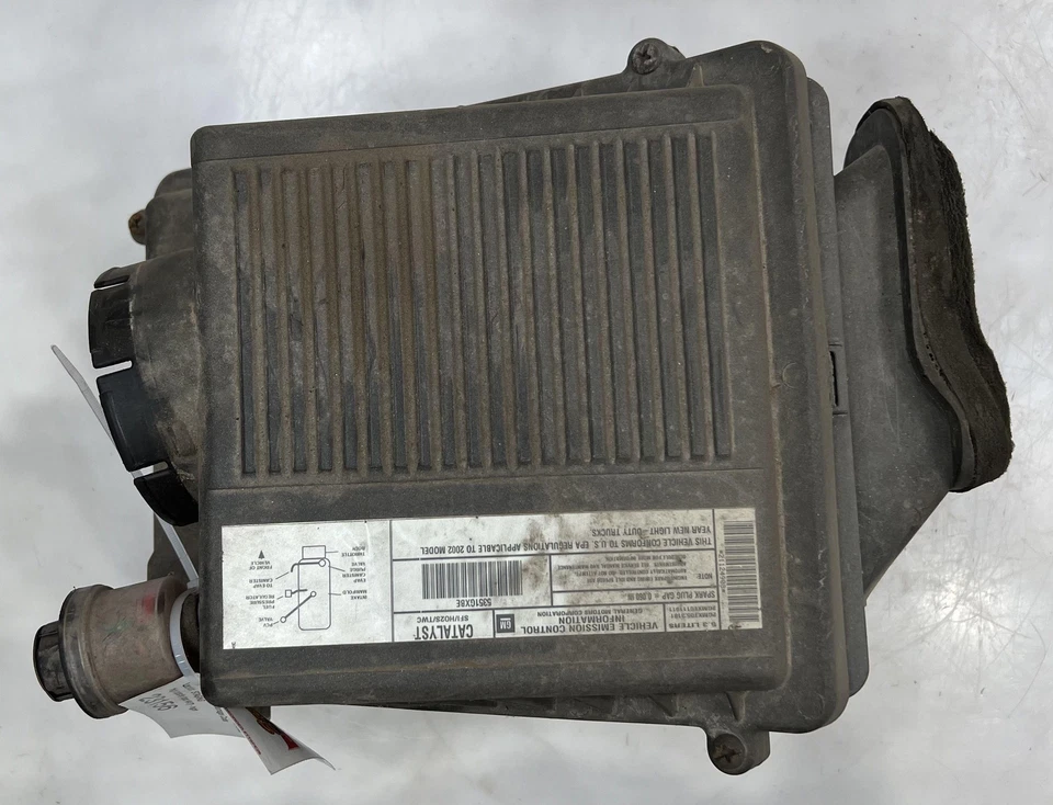 Conjunto de caja de filtro de aire clásico Chevy Silverado 1500 99-07 Opt K47 OEM 88894277 Foto 3 de 4