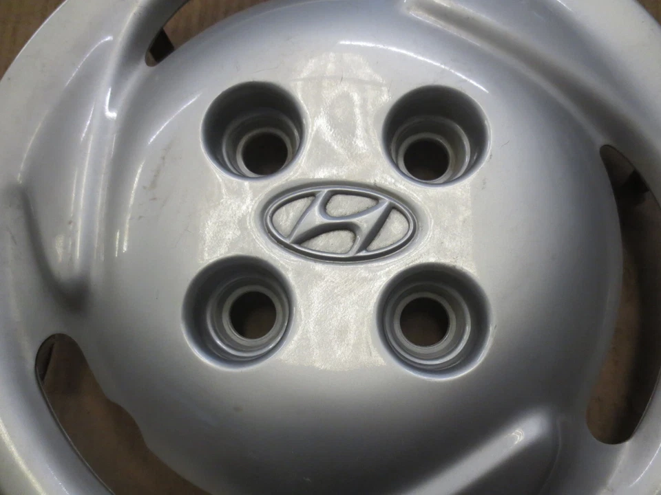 Tapacubos Hyundai Accent 1995 95 1996 96 cubierta de rueda tapacubos 13" fabricante de equipos originales usado 55531 Foto 4 de 4