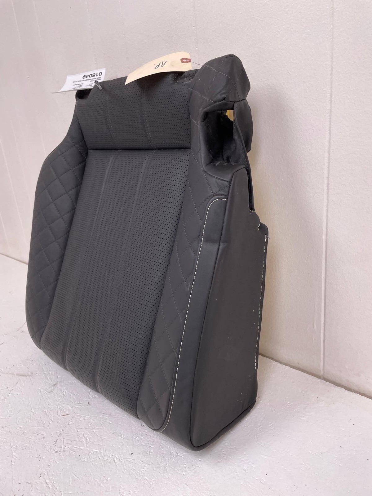 2016-2020 BENTLEY BENTAYGA REAR RIGHT SIDE LOWER BOTTOM SEAT CUSHION W/ HEATED