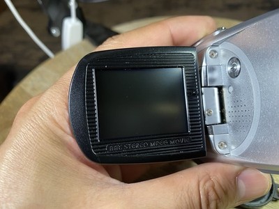 Sanyo Xacti C40 Digital Movie Camera 4MP 5x Optical Zoom TESTED NO